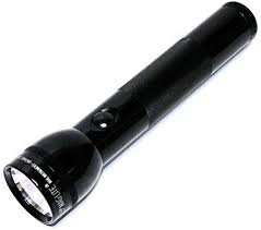 MAGLITE TORCHE D x2 non inclues LED noire blister 134lm 388m MAGLITE